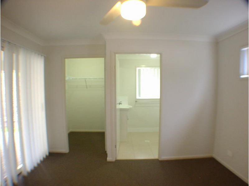 14 Bowen Place, Blackstone QLD 4304